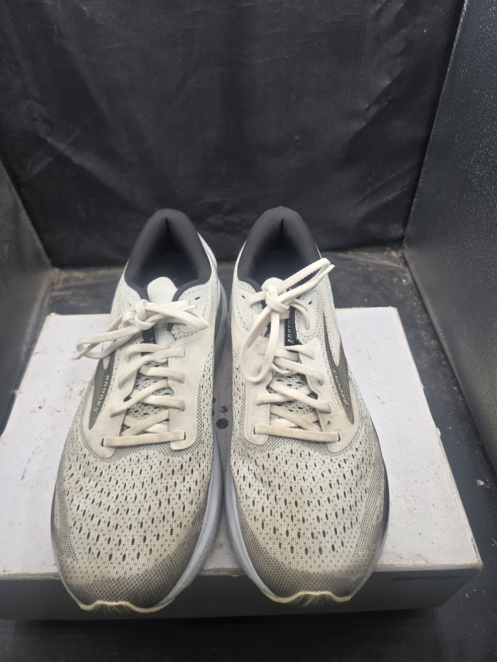 Brooks Men's Running Shoes in White and Gray